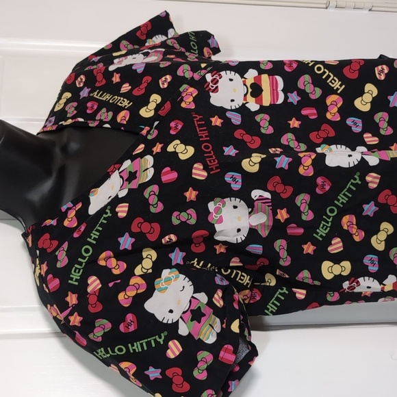Hello Kitty Scrub Top Size medium - Picture 2 of 10